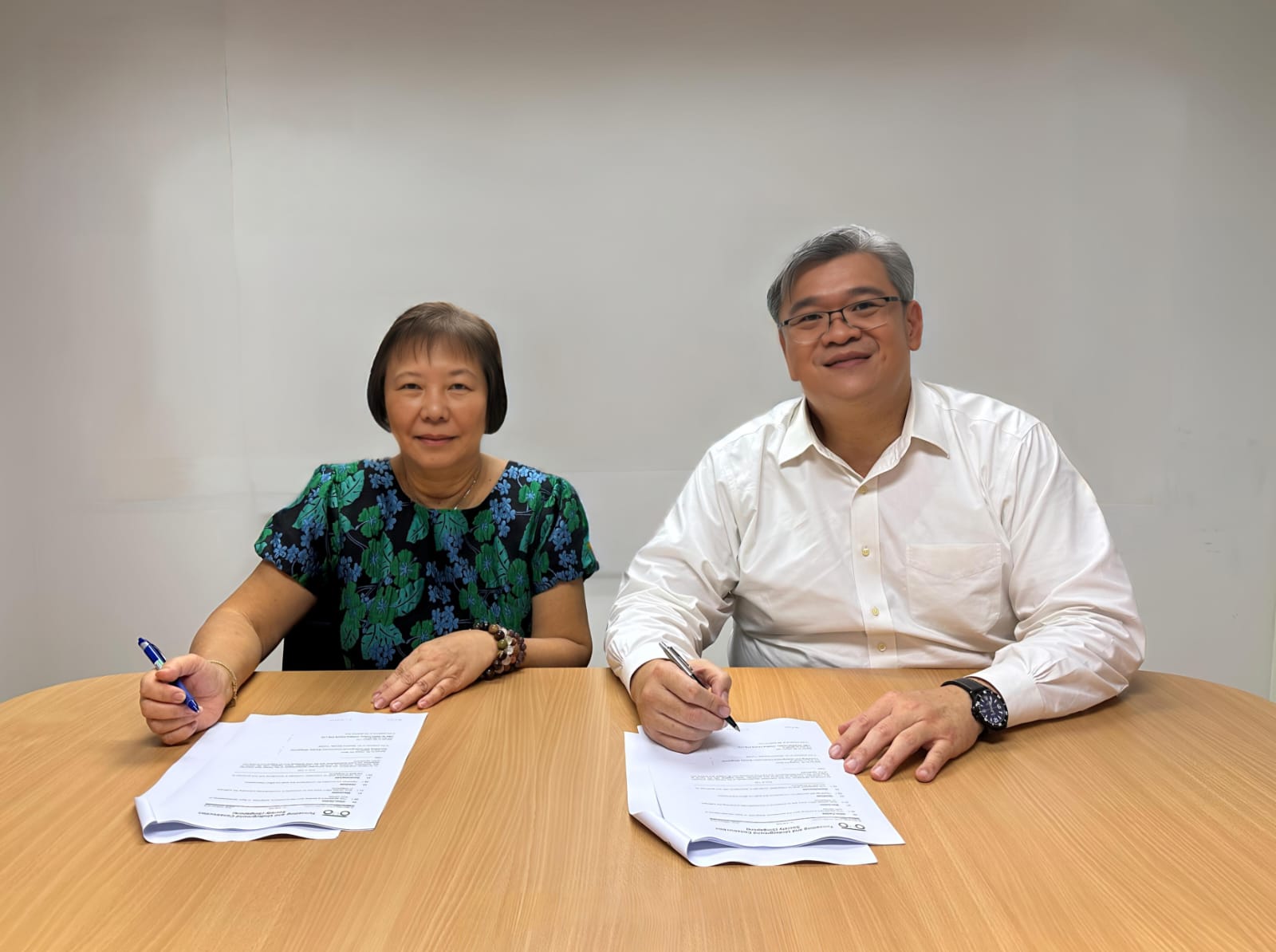 TUCSS President Mr. Chang and CMA Managing Director Ms. Law